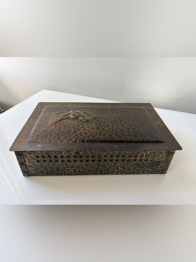 Antique 100yrs old + pebbled copper European arts and crafts wooden inlay box